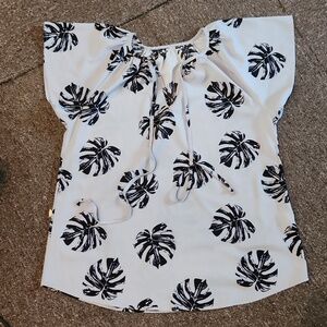 Woman's shirt sleeve dress shirt